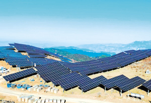   　　撒永山250兆瓦光伏电站项目。